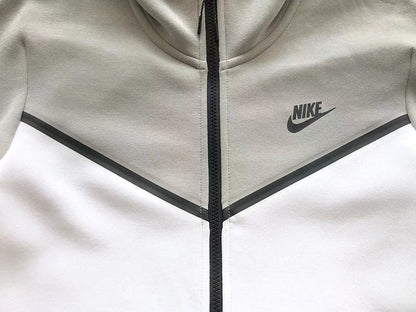 TECH FLEECE – LIGHT GREY AND WHITE