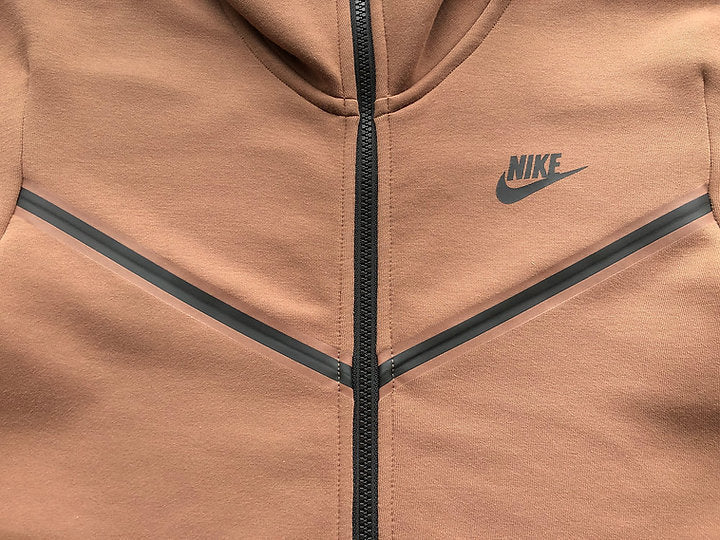 TECH FLEECE – BROWN CREAM