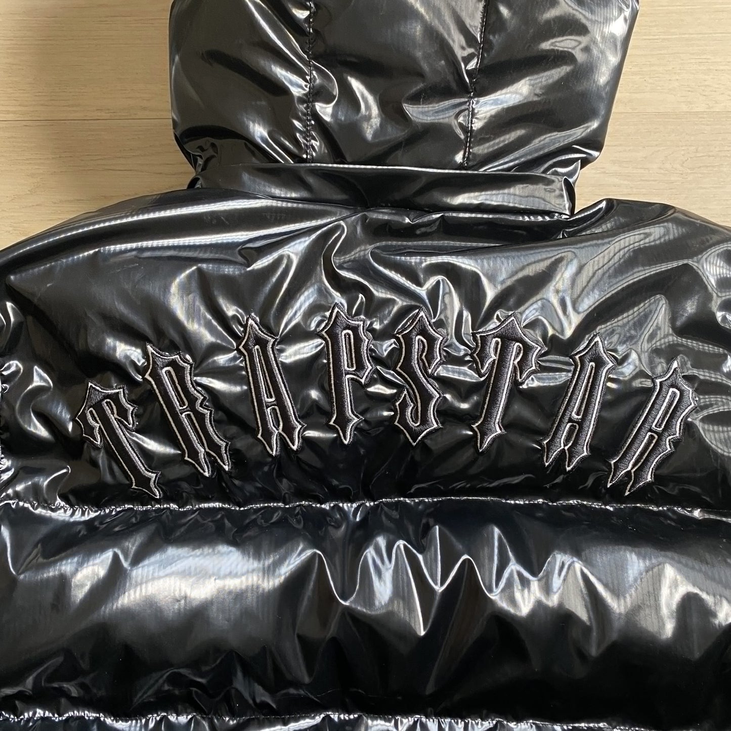 SHINY BLACK IRONGATE JACKET DETACHABLE